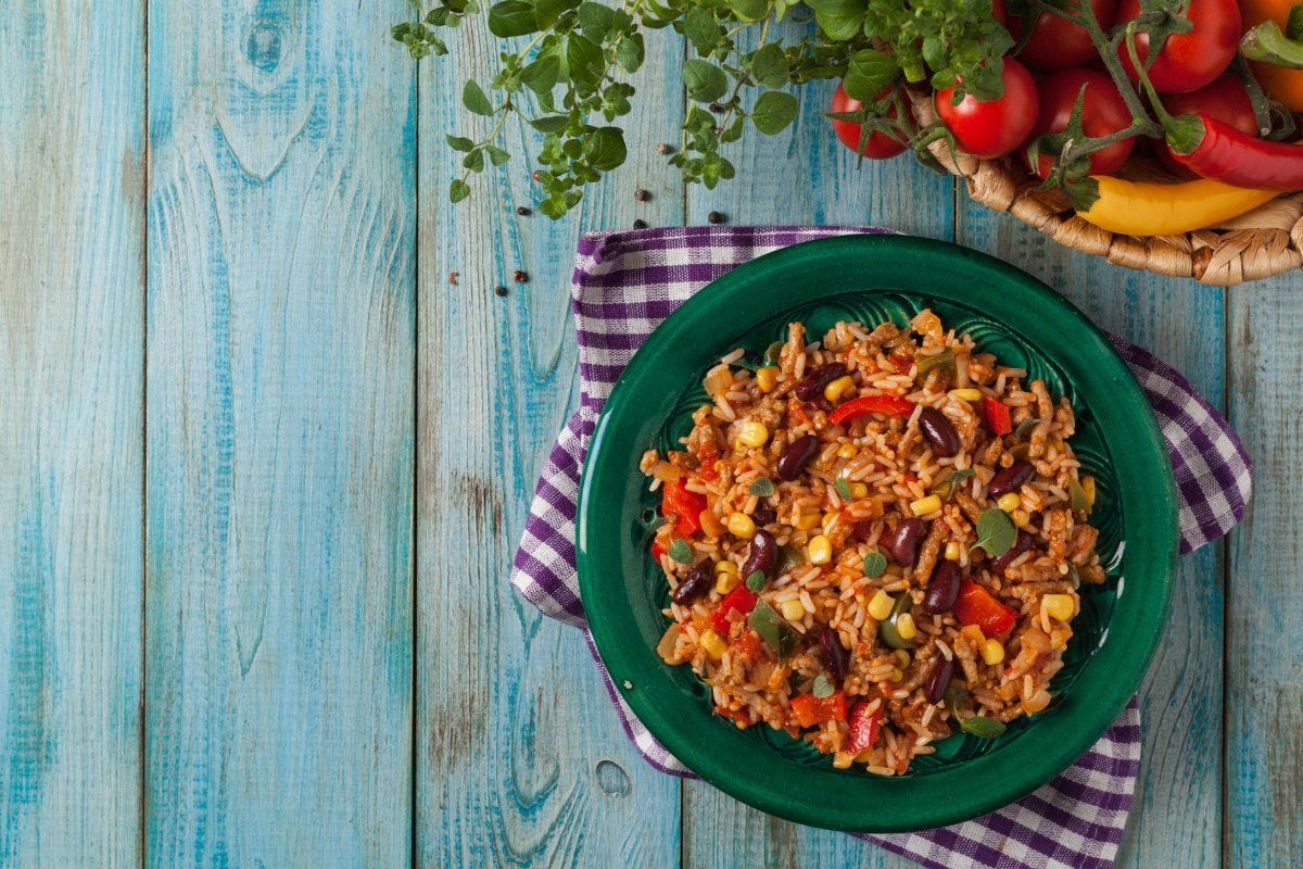 Riz mexicain à la viande hachée et légumes