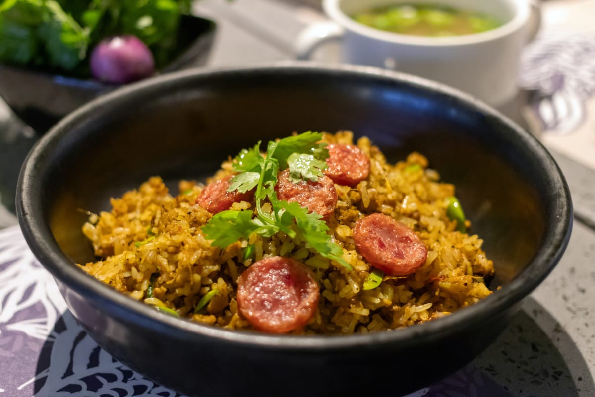 Riz sauté au chorizo et herbes fraîches