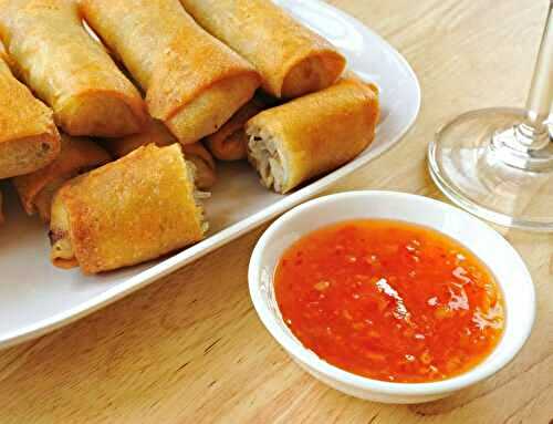 Rouleaux de printemps frits sauce aigre-douce