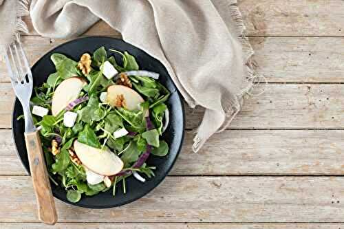 Salade d'automne, pommes, noix et feta