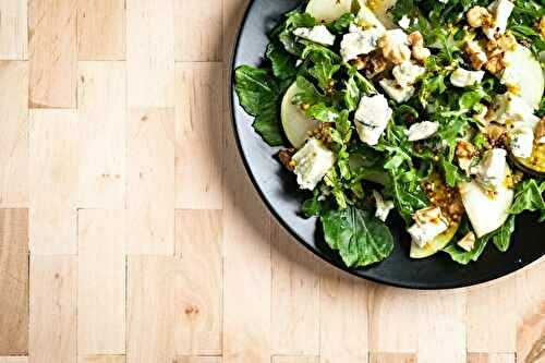 Salade de poire, roquette, noix et bleu