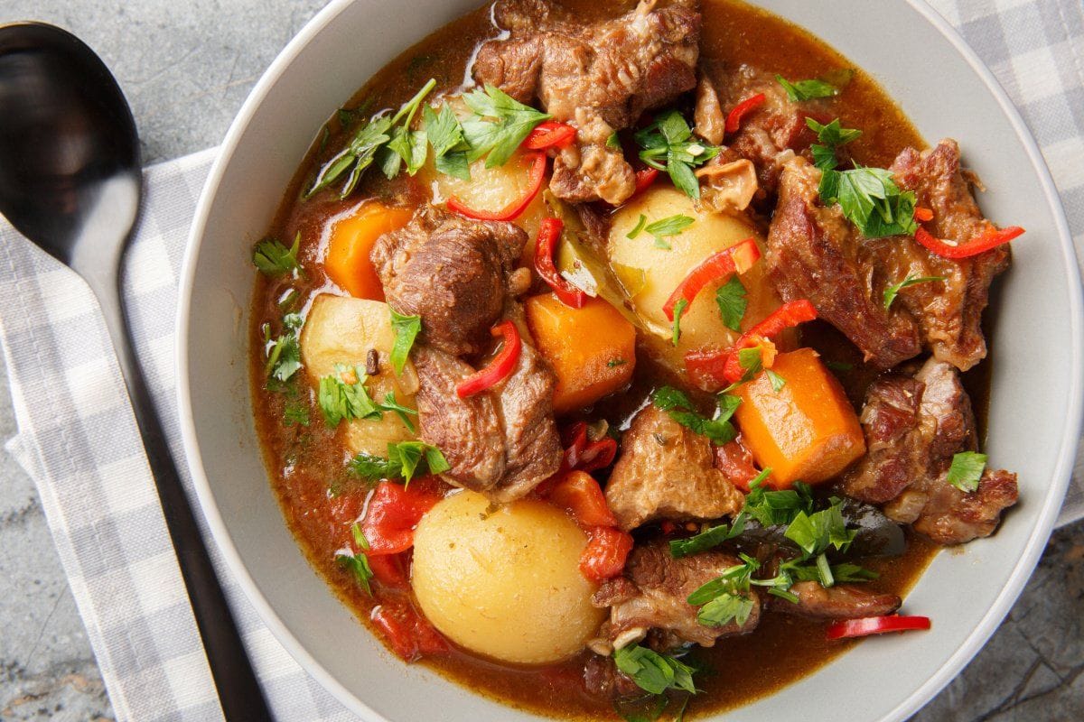 Semur Daging Sapi (ragoût de bœuf indonésien)