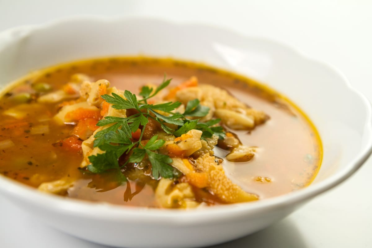 Soupe de tripes de bœuf à la marjolaine et au persil