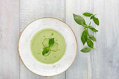 Soupe froide de concombre au basilic