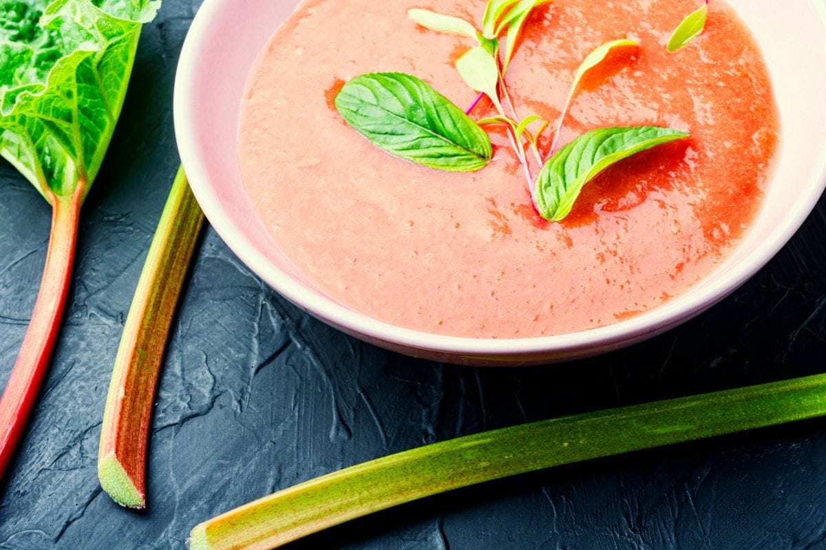 Soupe froide de rhubarbe à la framboise et vanille