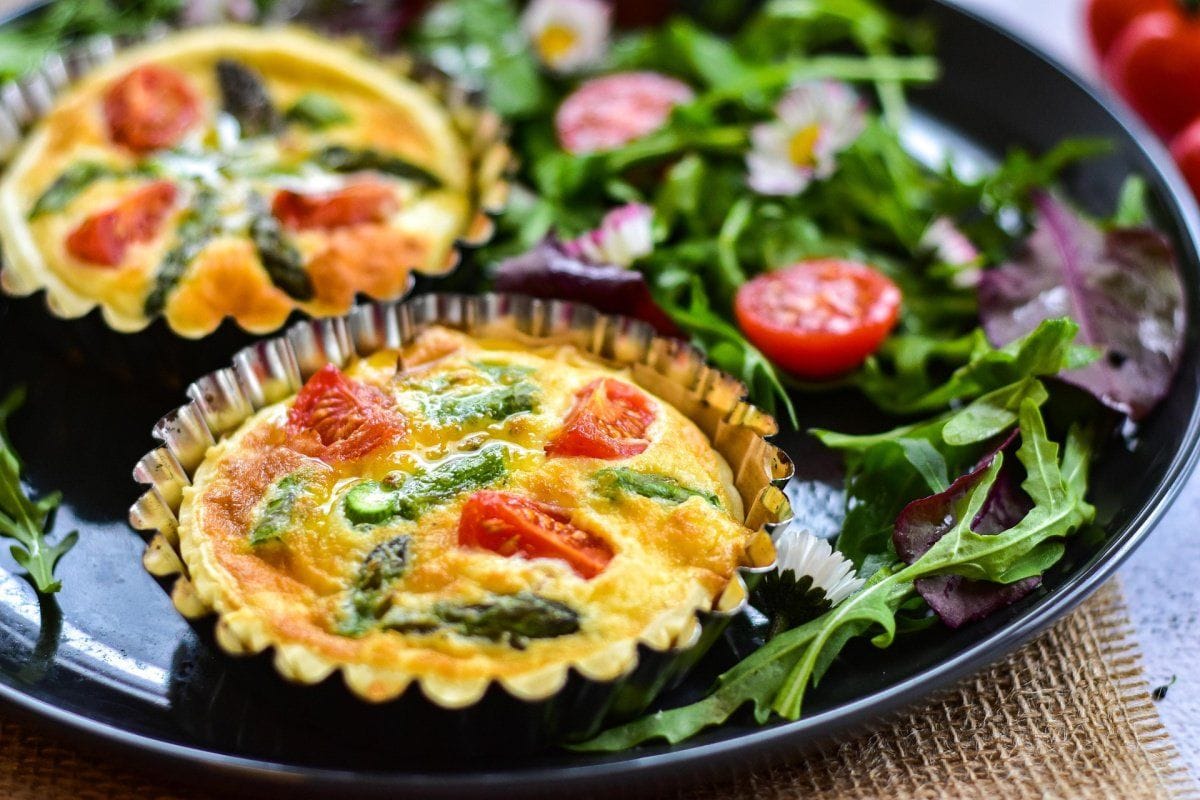 Tartelettes aux asperges et tomates cerises