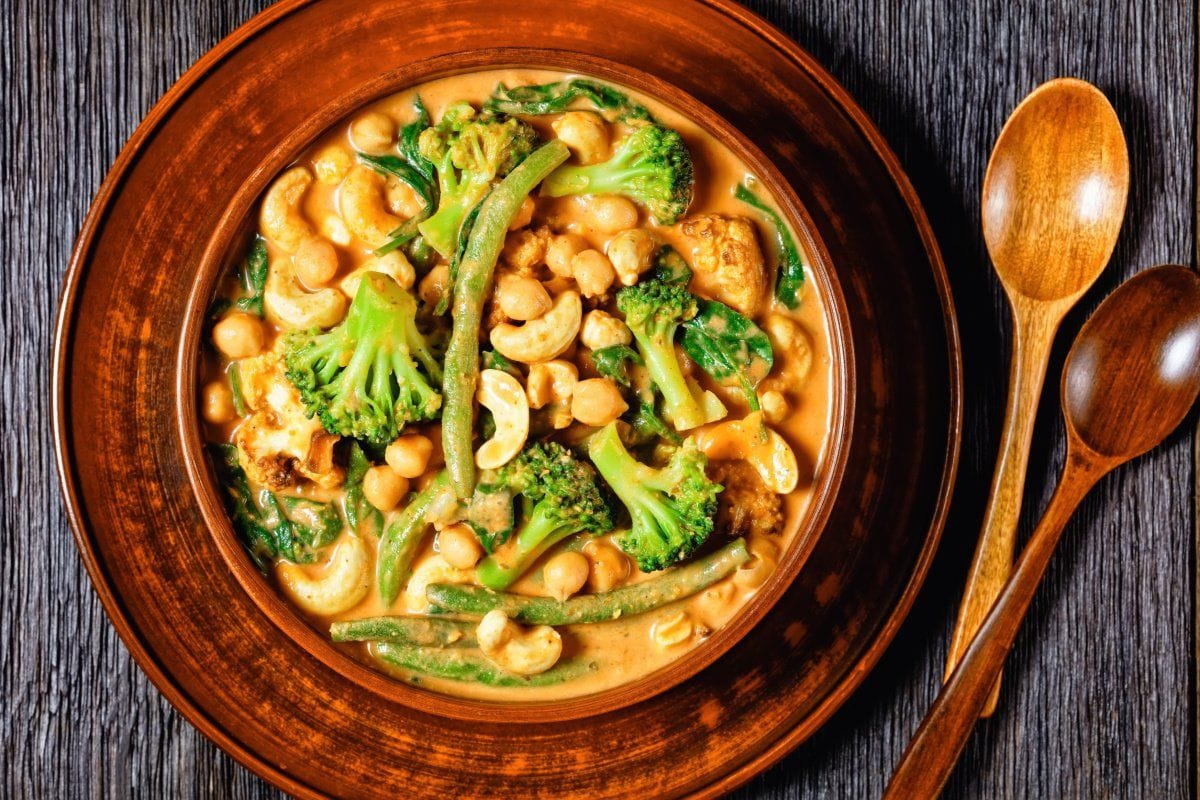 Curry végétarien aux légumes et noix de cajou