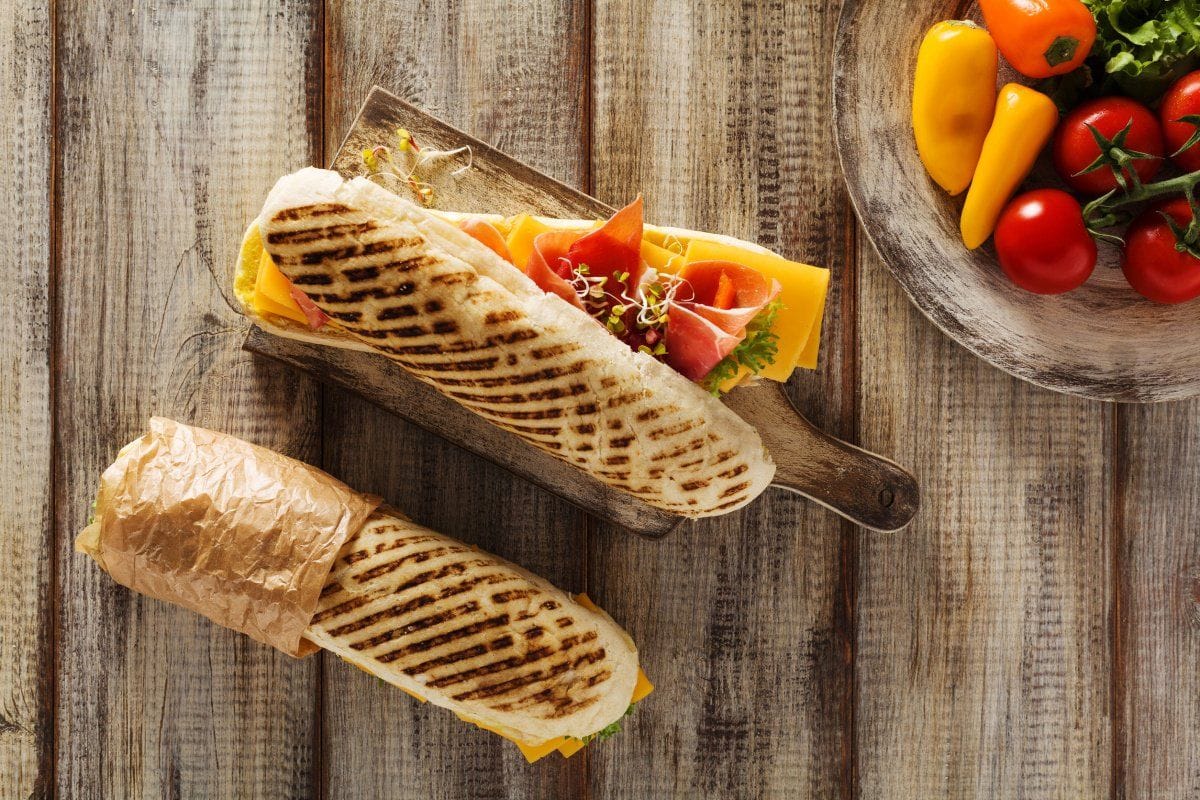 Panini italien au jambon et fromage