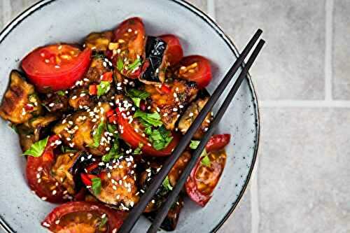 Sauté d'aubergines à la chinoise, sésame et piment