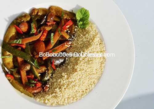 Tajine alcalin de légumes, amandes et raisins