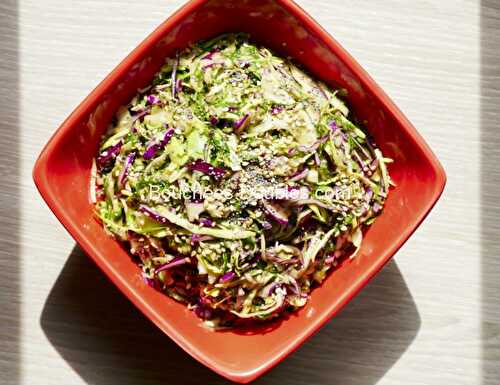 Salade alcaline express : effilé de choux, épinards marinés