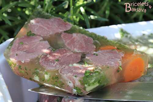 Aspic de joues de porc persillé