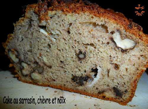 Cake à la farine de sarrasin, chèvre et noix