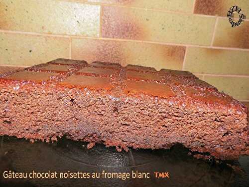 Gâteau au chocolat, noisettes et fromage blanc TMX