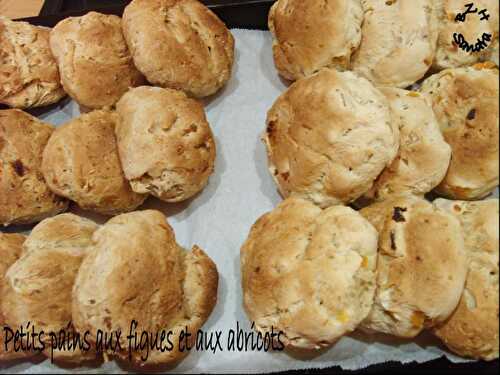 Petits pains aux figues ou aux abricots secs