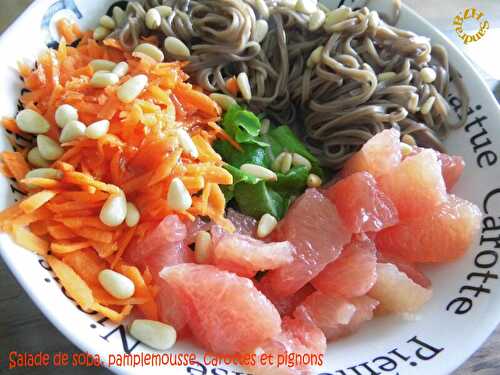 Salade de soba, pamplemousse, carottes et pignons