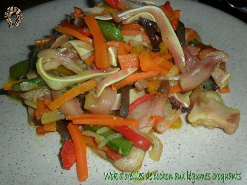Wok express d'oreilles de cochon et légumes croquants