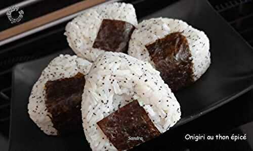 Onigiri au thon épicé