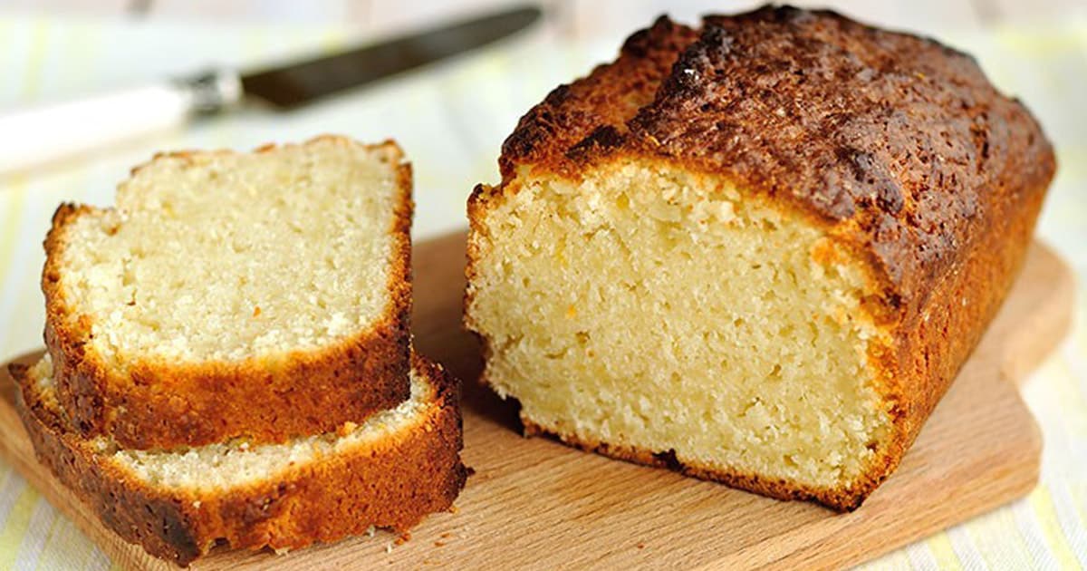 Cake au yaourt crémeux sans huile à la crème fraîche