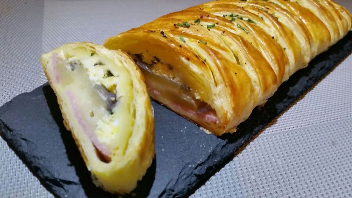 Tresse de pâte feuilletée au jambon et fromage : la recette