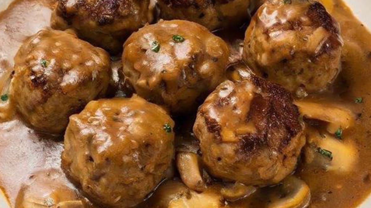 Les boulettes de viande de steak Salisbury