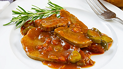 Sublimez vos repas avec une langue de bœuf tendre, nappée d’une sauce piquante aux cornichons
