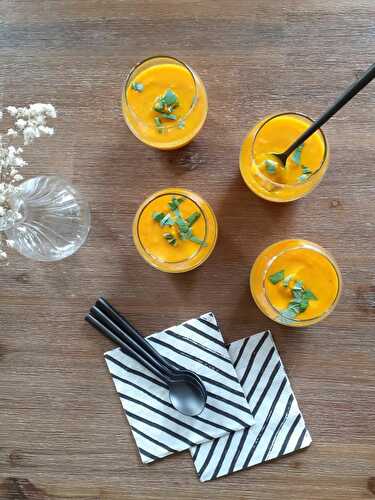 Gaspacho de carottes orange / lait de coco