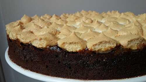 Gâteau chocolat noisettes meringué