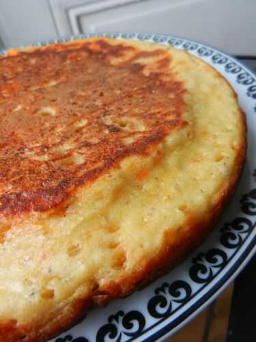 Gâteau salé cuit à la poêle: version chorizo/tomates séchées/parmesan