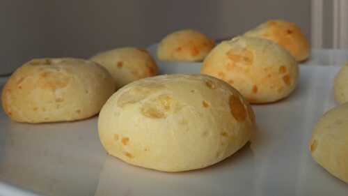 Pão de queijo // petit pain au fromage brésilien