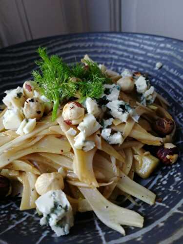 Salade de fenouil au roquefort et noisettes