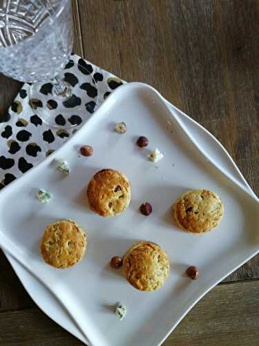 Scones roquefort / noisettes