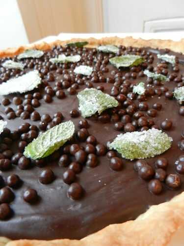 Tarte menthe / chocolat et ses feuilles de menthe cristallisées