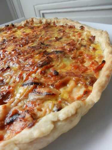 Tarte oignons/lardons/fromage.