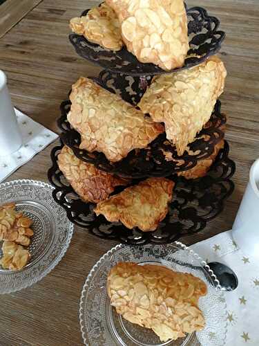 Tuiles croustillantes - avec beaucoup d'amandes !!