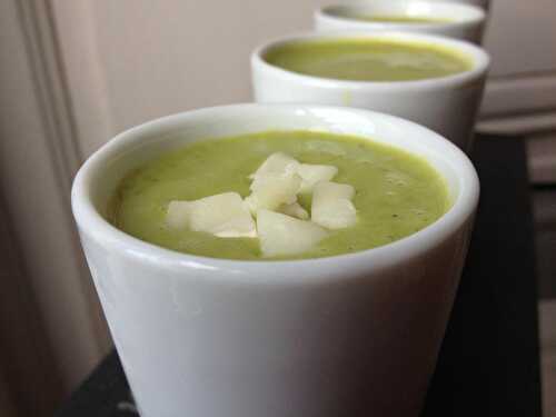 Velouté glacé de petits pois à la menthe