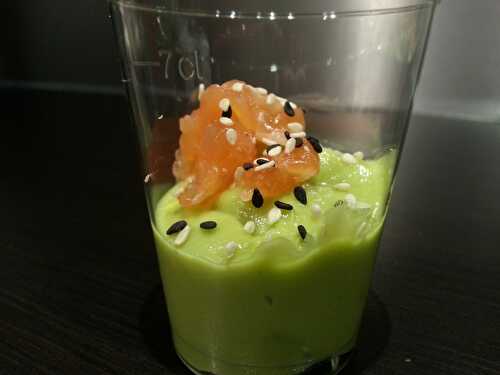 Verrine avocat / roquefort / truite fumée