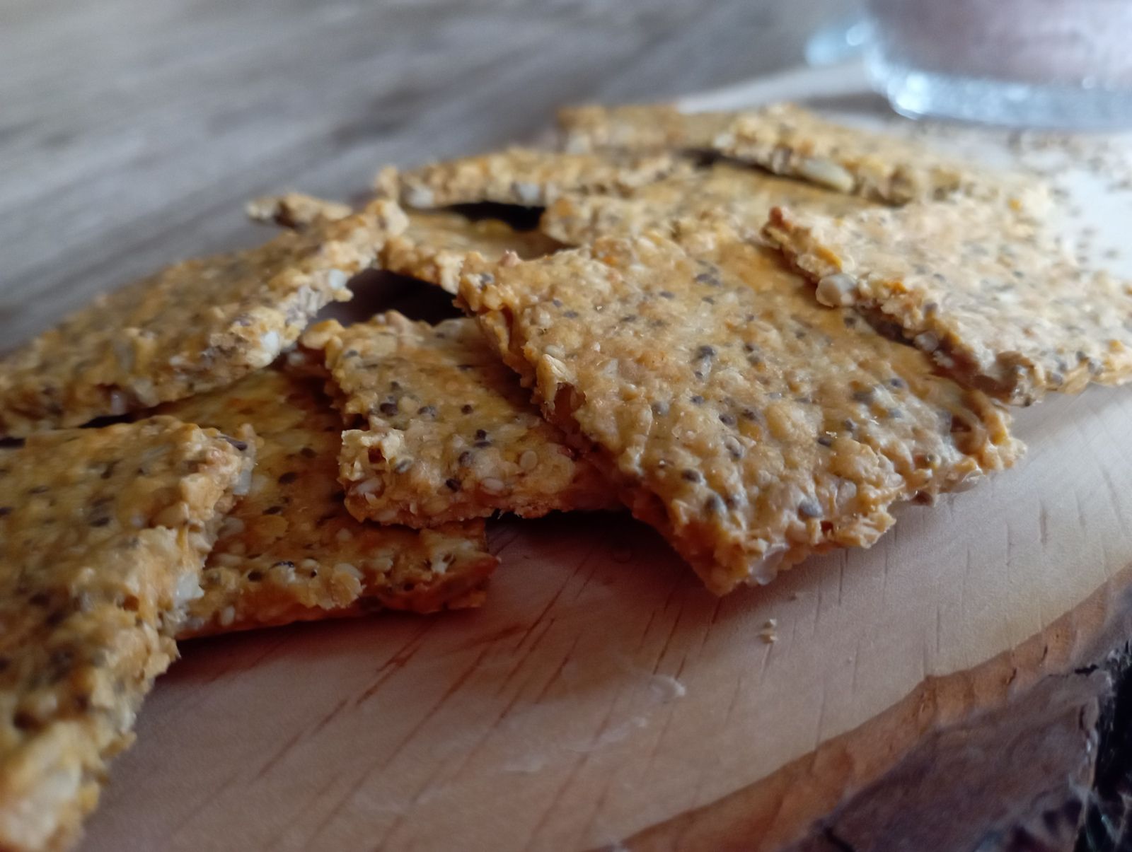 Crackers avoine, paprika et graines 