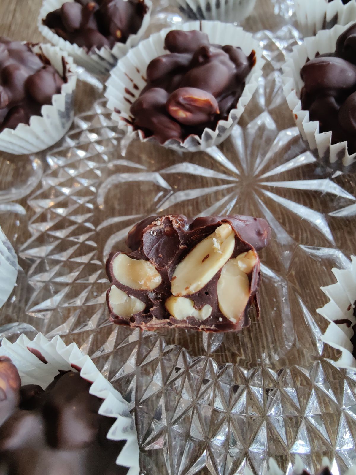 Bouchées chocolat cacahuètes, terriblement simples et gourmandes !
