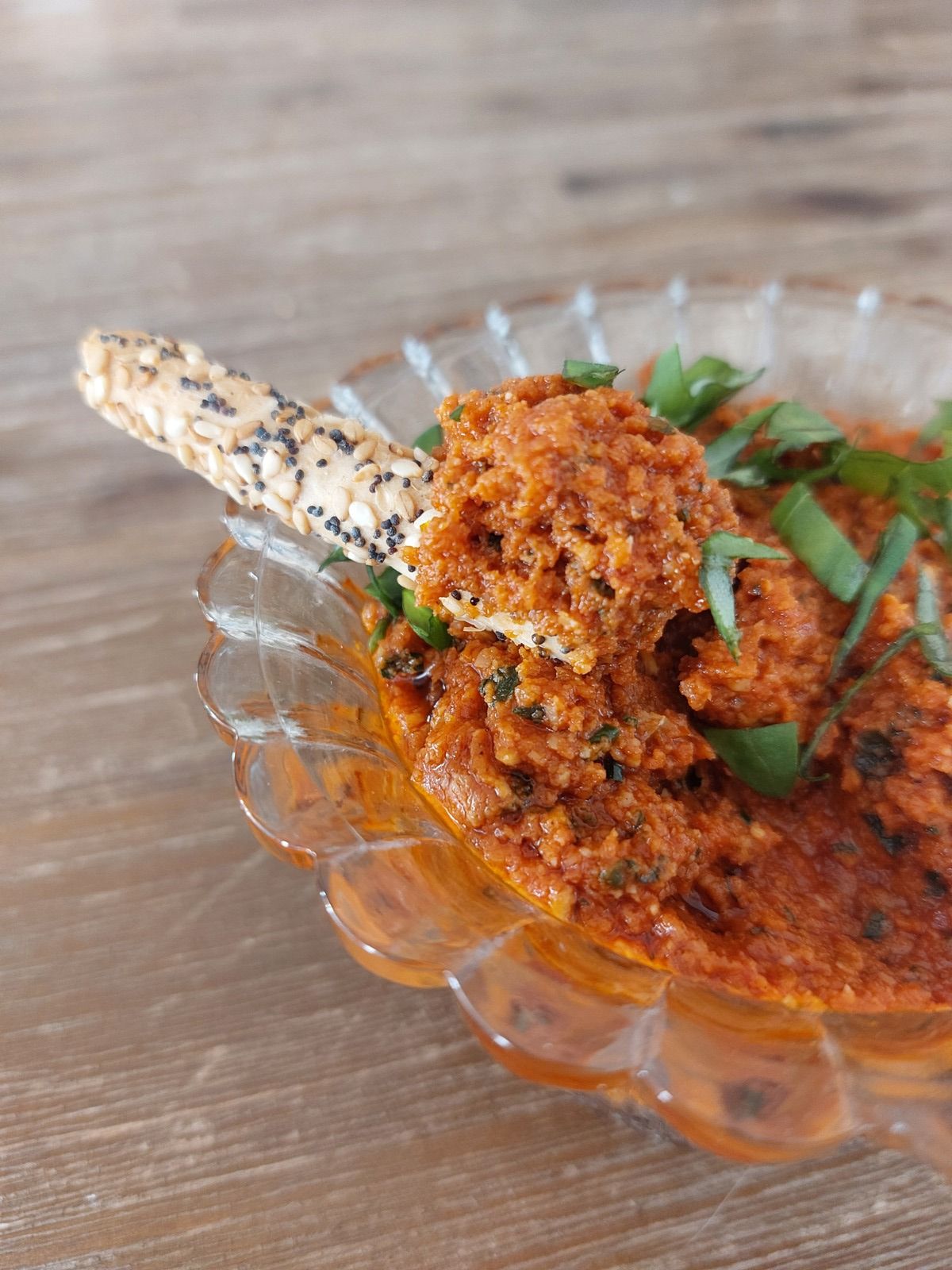 Tartinade de tomates séchées, parmesan, pignons, basilic