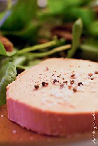 Foie gras sur jeunes pousses aux figues et pignons de pin