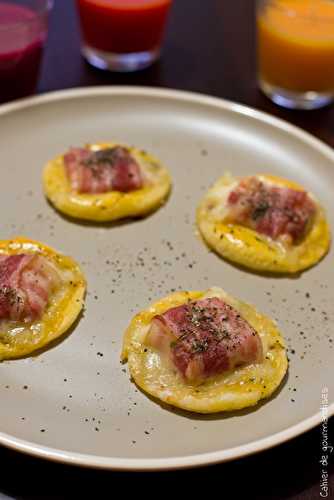 Feuilletés au crottin de chèvre et lard fumé