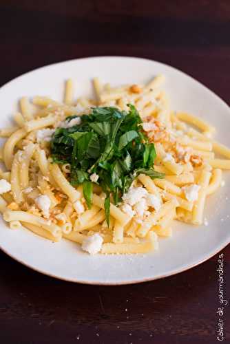 Pâtes aux basilic, parmesan et cacahuètes