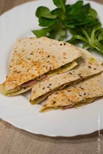 Quesadillas avocat, cheddar et lard fumé