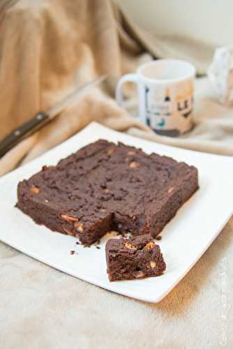 Brownie au beurre de cacahuète et noix de pécan