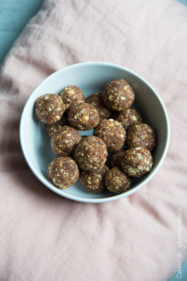 Energy balls / Boules d'énergie à la pâte de dattes