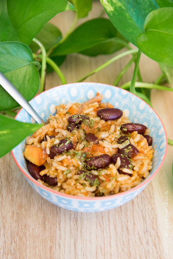 Riz tomaté épicé aux haricots rouge (Végan)