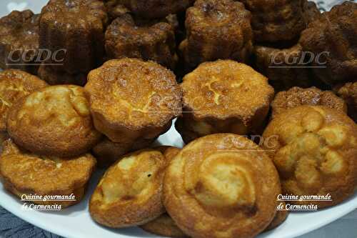 Petits gâteaux moelleux au mascarpone et à l'ananas flambé au rhum