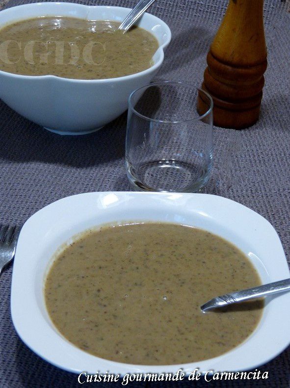 Velouté de châtaignes et champignons forestiers