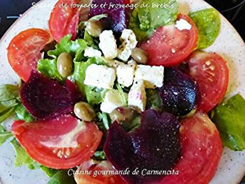 Salade de tomates et fromage de brebis 